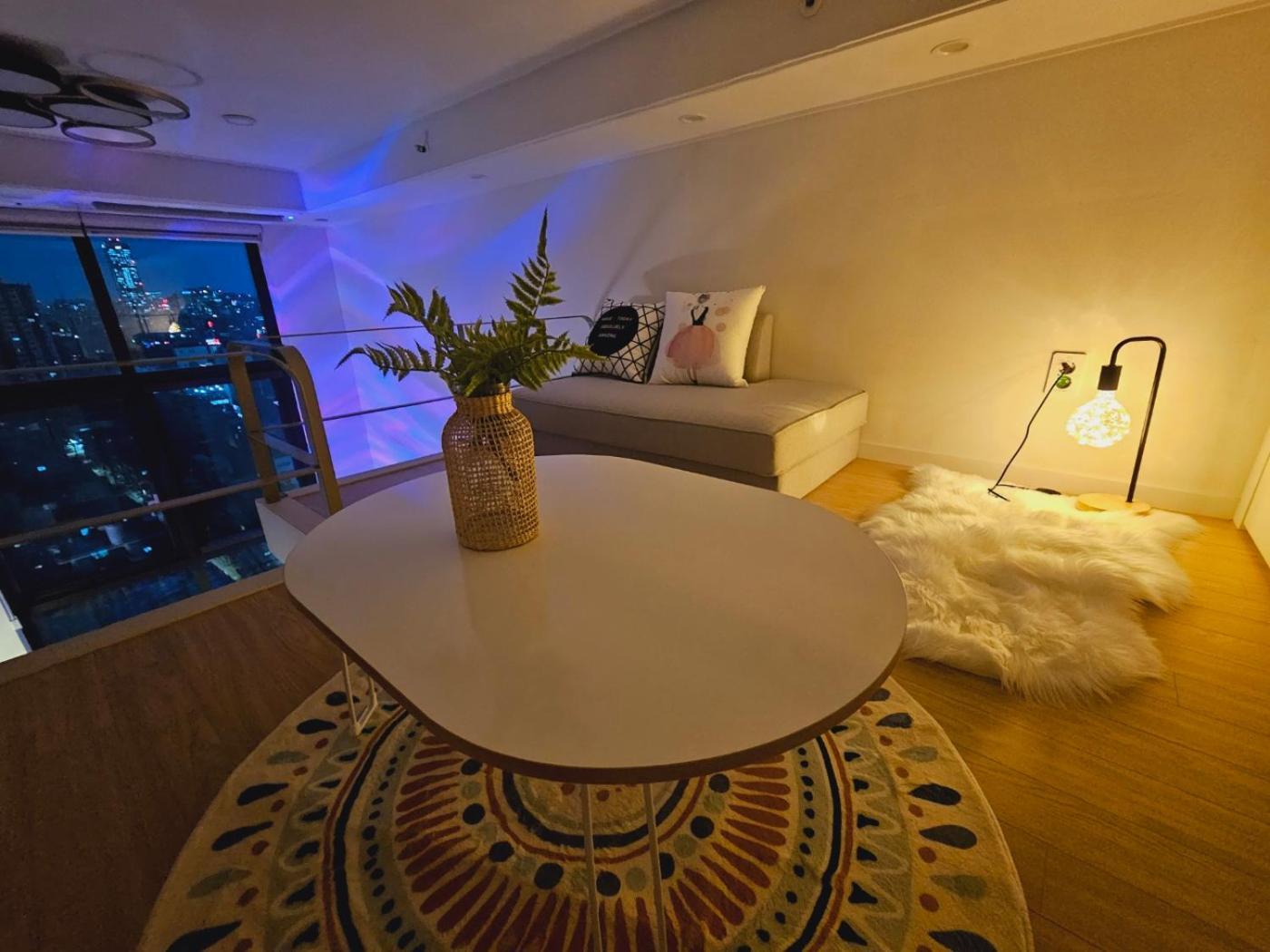 Night View Romantic House Apartment